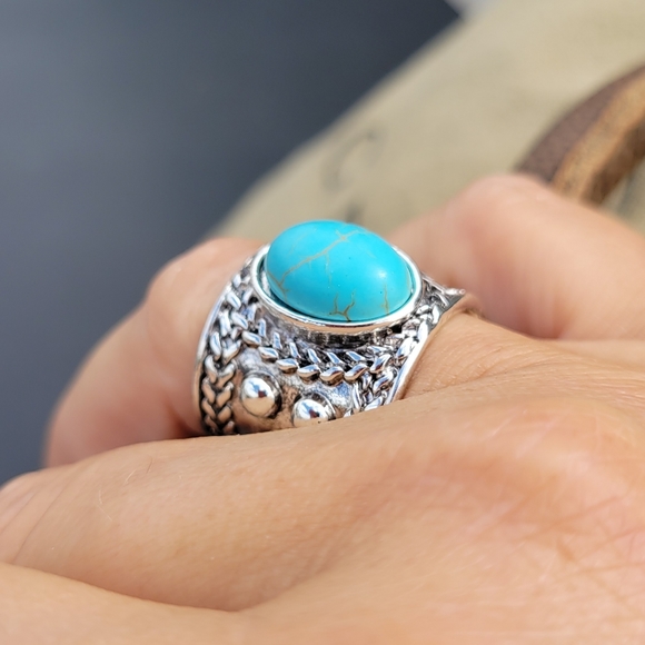 Beautiful Bold Turquoise Howlite Boho Cigar Band Cuff Ring - Picture 2 of 8